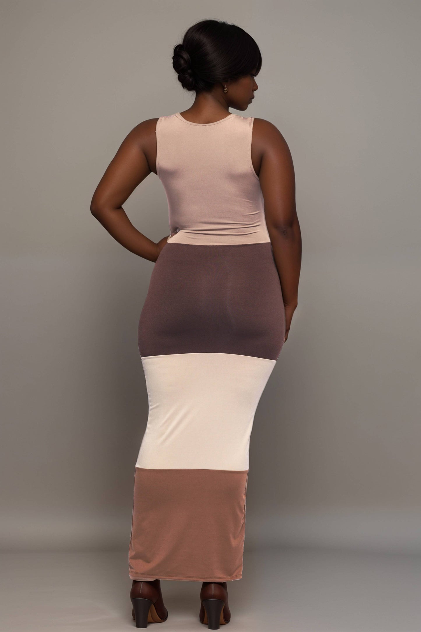 PLUS SIZE Sleeveless color block maxi dress