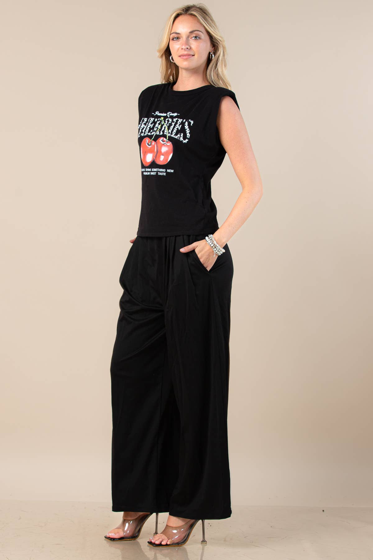 T1154-5793-Mira Animal Cherry Print Tank Top