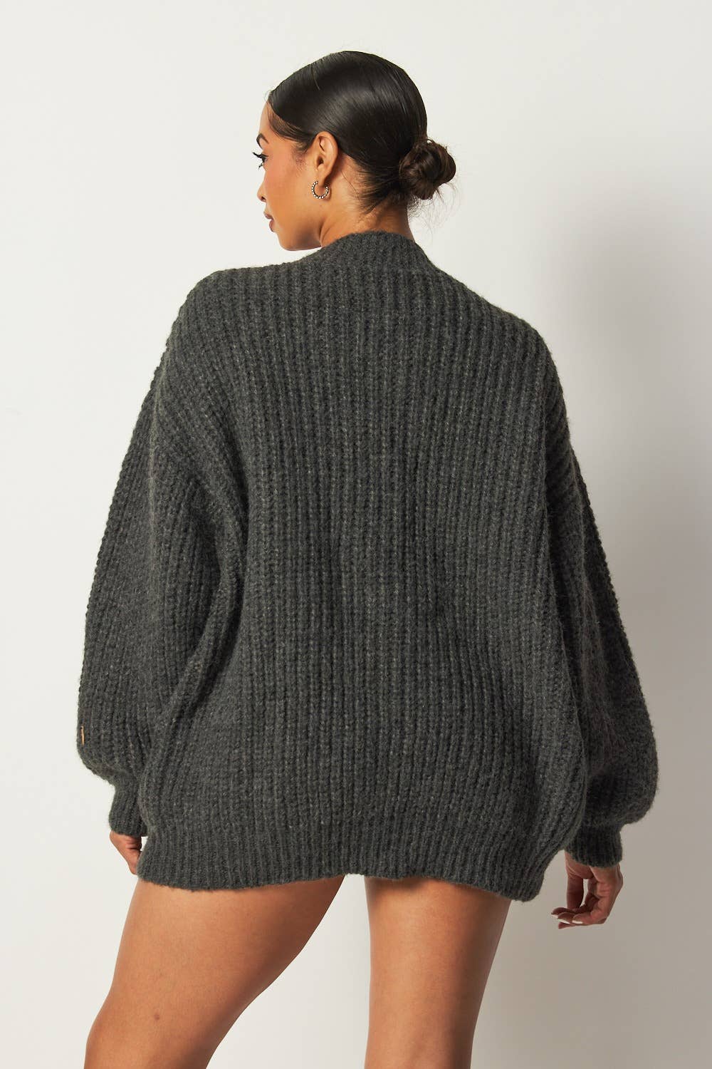 Oversized cardigan with unique denim pockets on the front