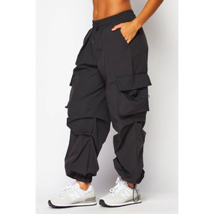 CARGO JOGGER PANTS: BLACK / L