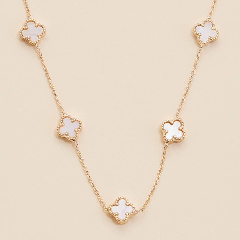 Clover Shell Charms Short Necklace